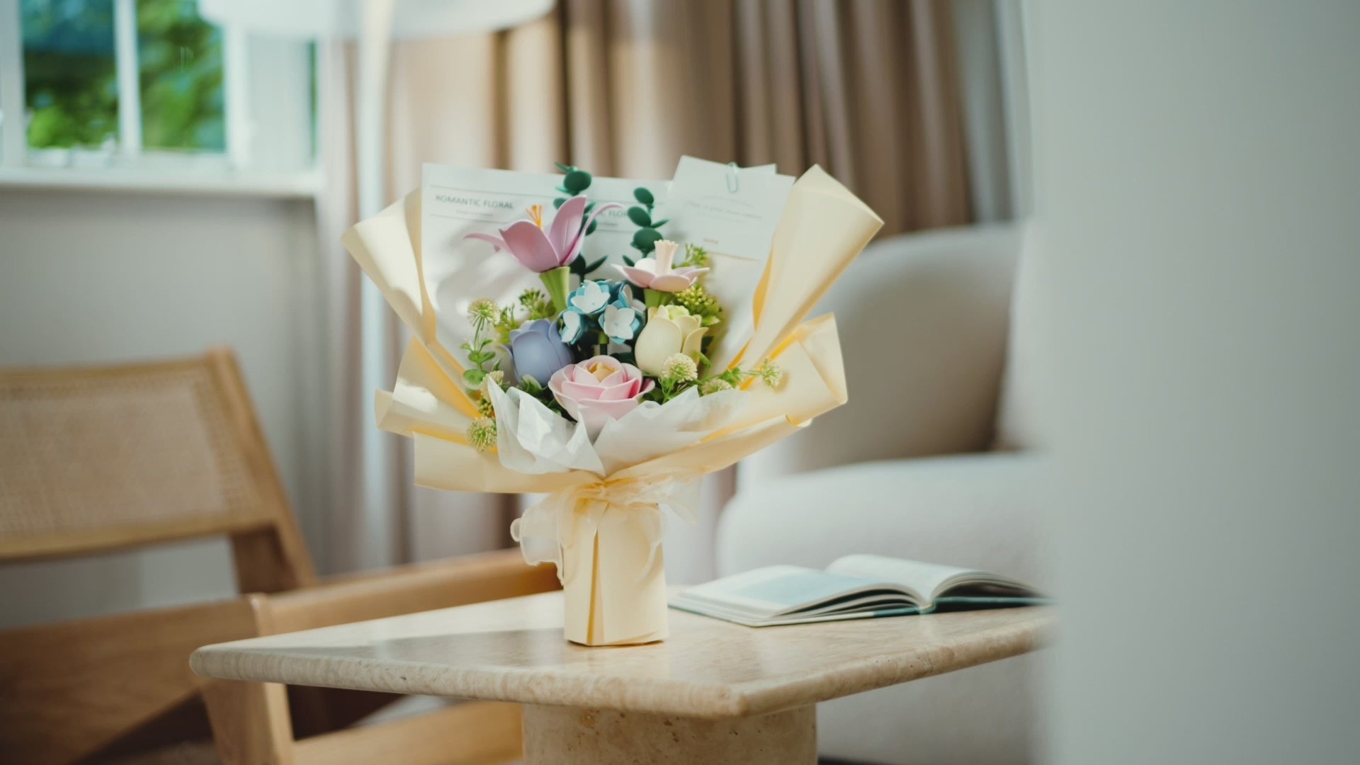 Charger la vidéo: Puzzle 3D Bouquet de Printemps