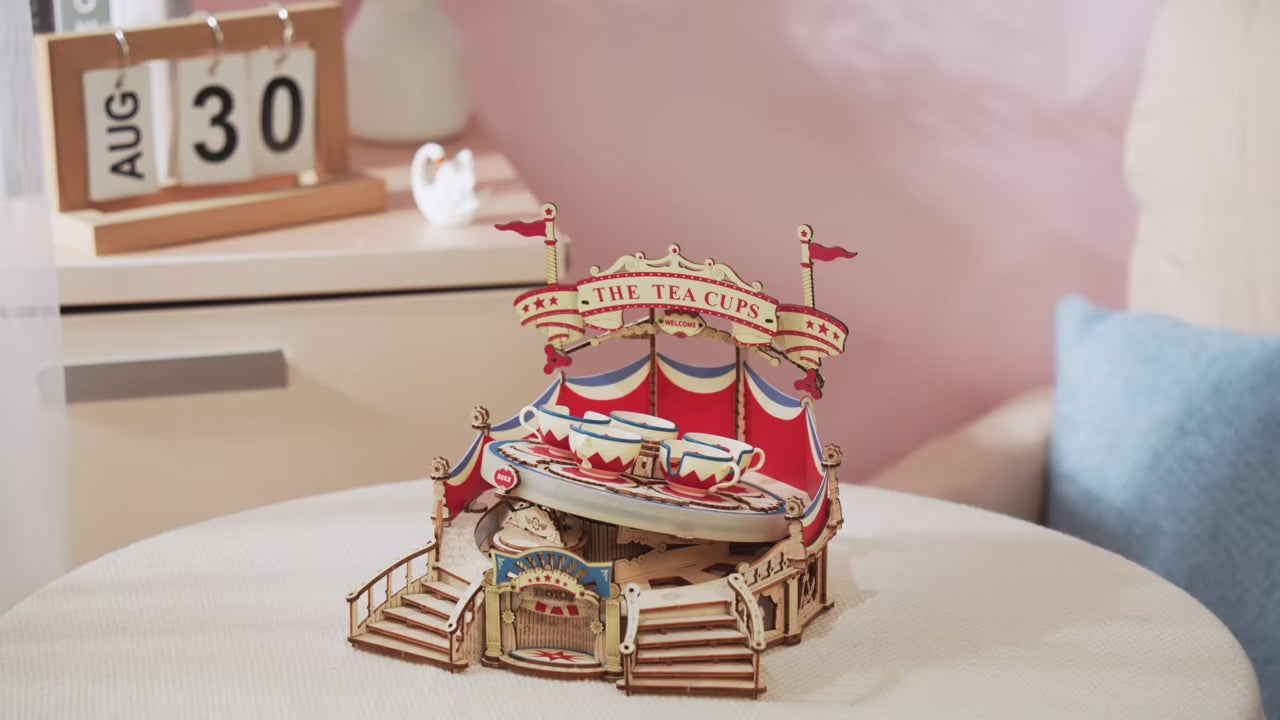 Charger la vidéo: Puzzle 3D Tilt-A-Whirl